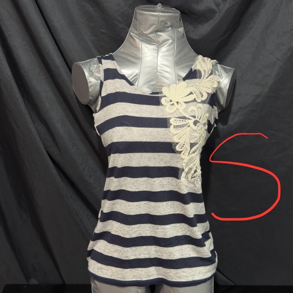 Small Embodied Shirt/Tank Top